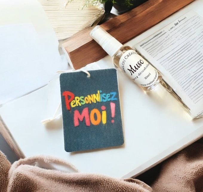 Désodorisant voiture à personnaliser + spray 30ml parfumé au choix