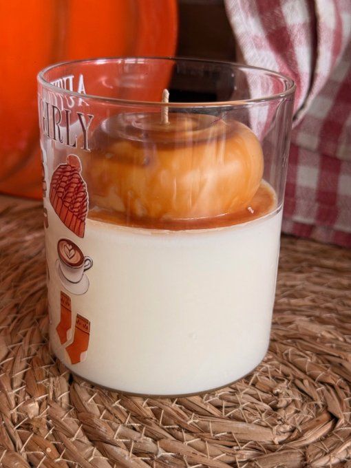 Grande bougie "Autumn Girly" parfum Cinnamon Rolls (Roulés à la cannelle)