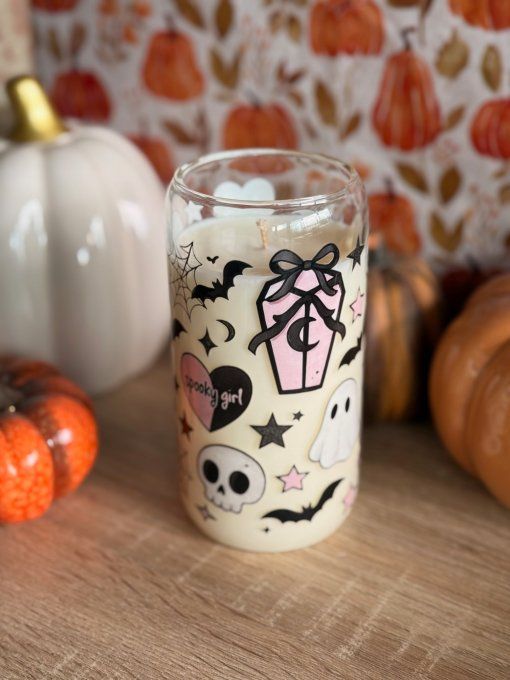 Grande bougie "Spooky Girl" parfum Infusion envoûtante aux baies