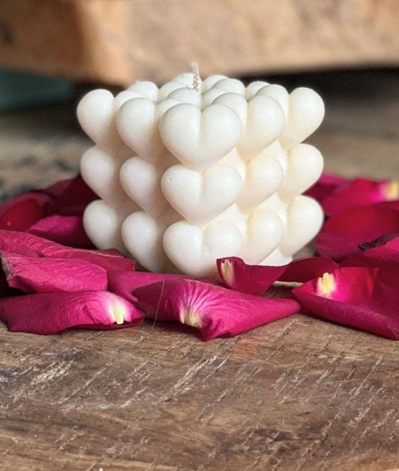 Bougie cube de coeurs 