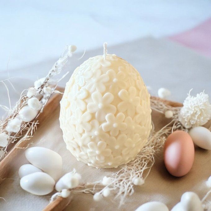 Bougie décorative gros œuf de Pâques fleuri