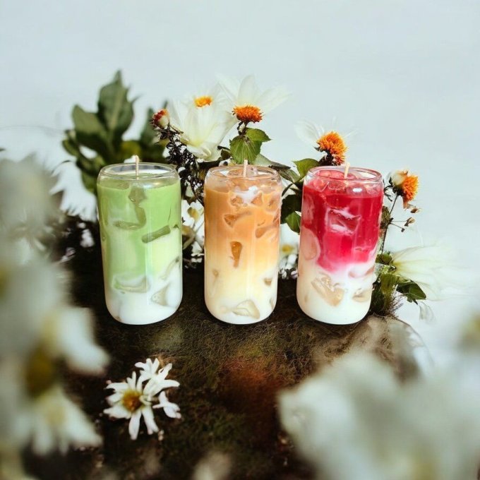 Grande bougie Iced Strawberry Latte 