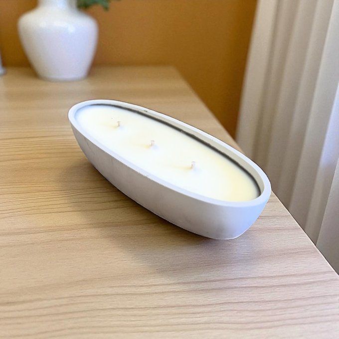 Bougie en béton ovale parfum au choix 