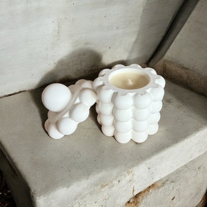 Bougie en jesmonite "Bubble" parfum au choix 