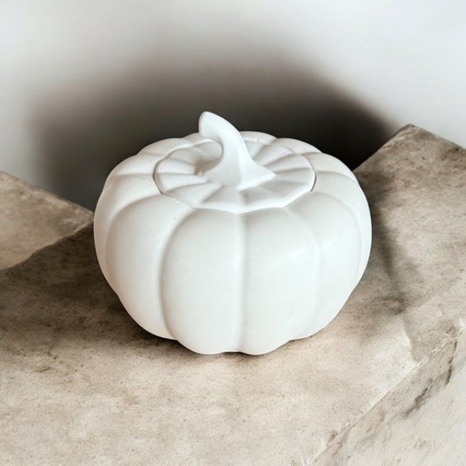 Petite Bougie en jesmonite "Pumpkin" parfum au choix  