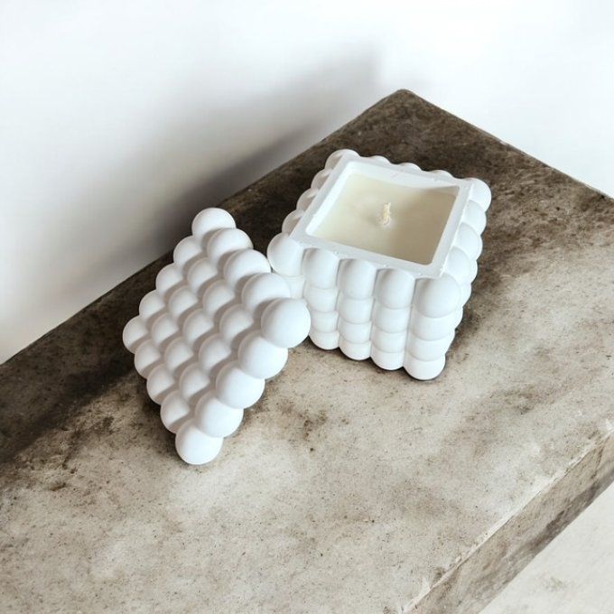 Bougie en jesmonite "Bubble au carré" parfum au choix  