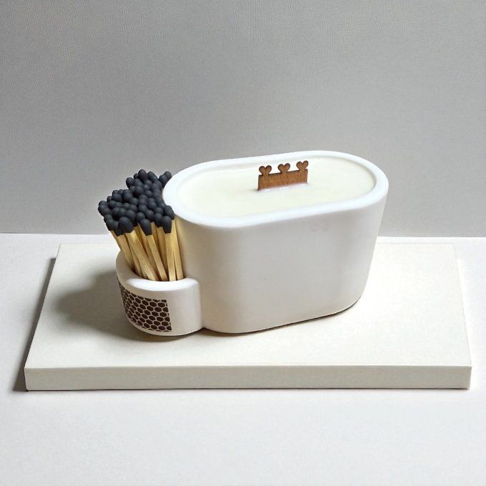 Petite Bougie en Jesmonite avec son porte allumettes parfum au choix  