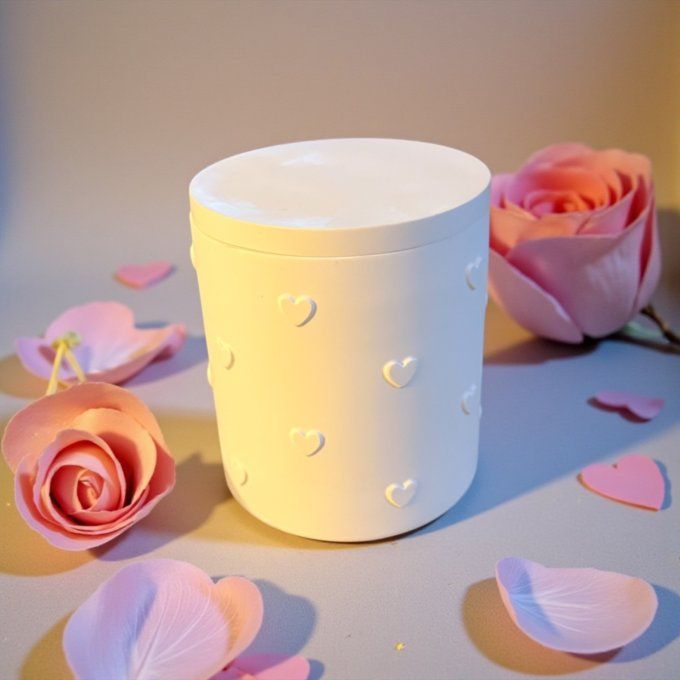 Bougie en jesmonite "Petis coeurs" parfum au choix