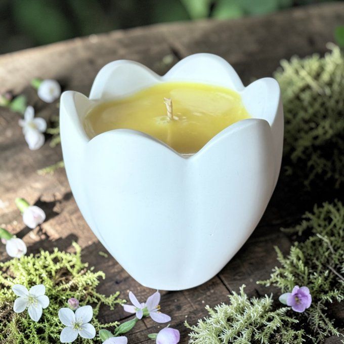 Bougie en jesmonite "fleurs jaune" parfum au choix
