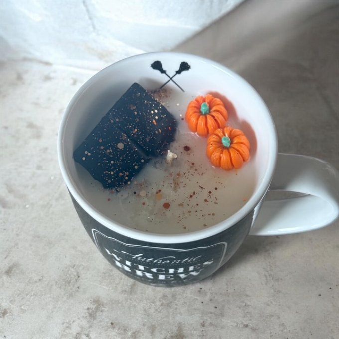 Grosse bougie "Witches brew" parfum Macchiato spiced pumpkin