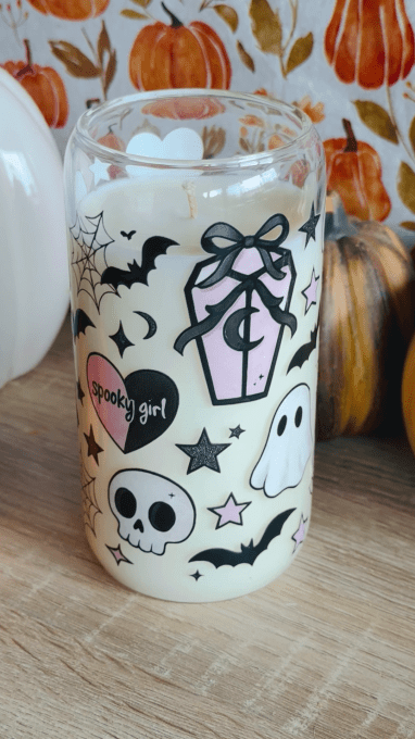 Grande bougie "Spooky Girl" parfum Infusion envoûtante aux baies